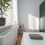 Apartment Modrzejewska *